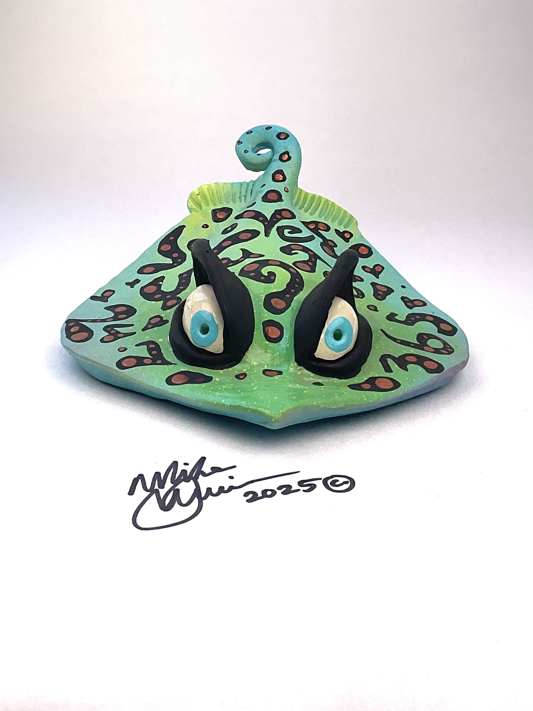 Wild Oscar Stingray - Fish with Attitude